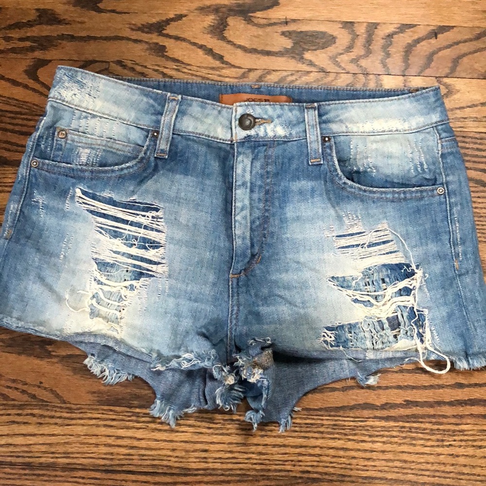 RELAXED FIT JOES JEANS DISTRESSED DENIM SHORTS 27